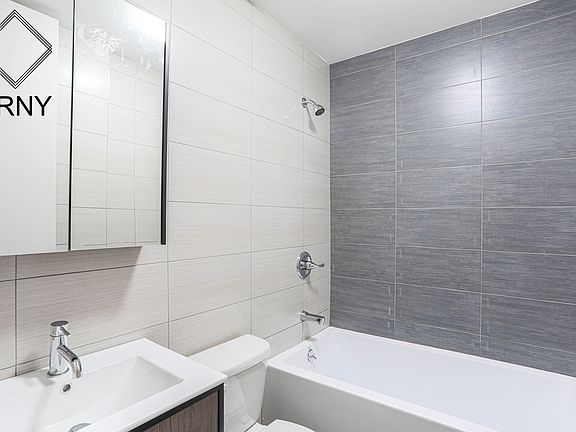 5th image of 1603 Lincoln Pl #304
