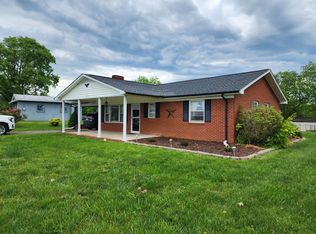 1427 Reeves Mill Rd, Mount Airy, NC 27030