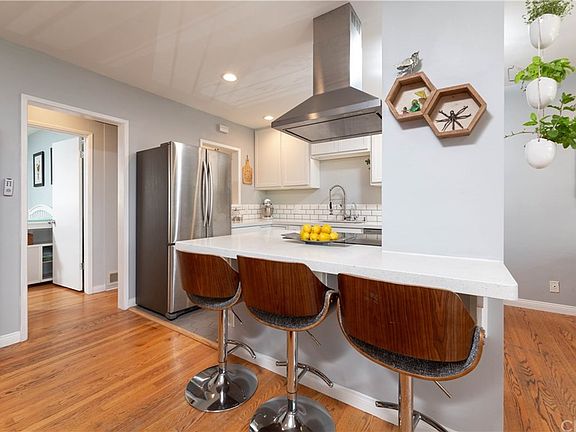 5th image of 100 Cerritos Ave Unit 4