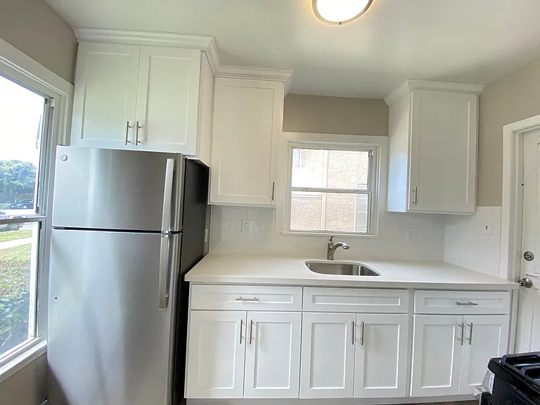 2620 S Barrington Ave #2620 — Photo 5