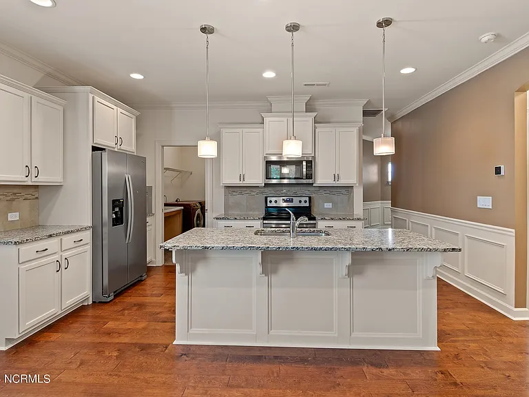 3219 Bay Winds Dr — Photo 8