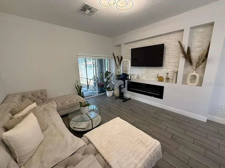 408 Finley Ave — Photo 18
