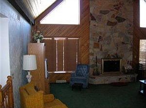 3rd image of 1040 Seneca Ln