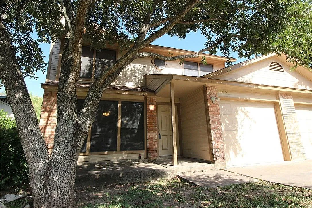 2 bed, 1.5 bath, 947 sqft, $1,795 — Photo 1