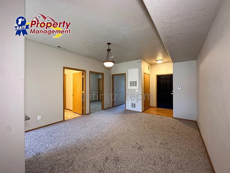 1951 E Wilson Ln #B — Photo 4