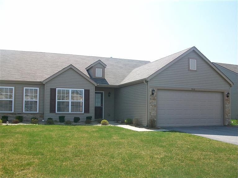1st image of 940 Rockwell Ln