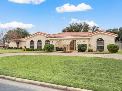 137 E Louella Dr, Hurst, TX, 76054