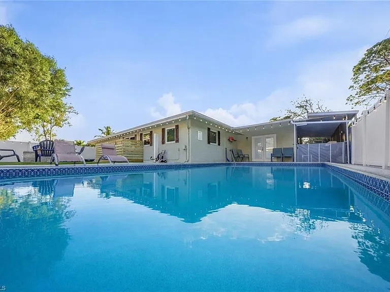 2473 Poinciana St — Photo 1