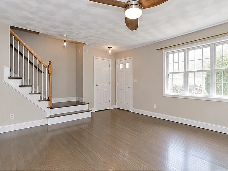 39 Curve St — Photo 5