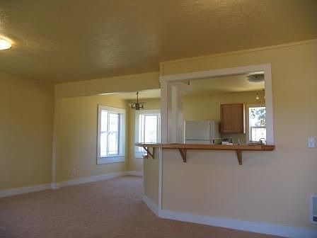 2nd image of 826 NW Claypool St
