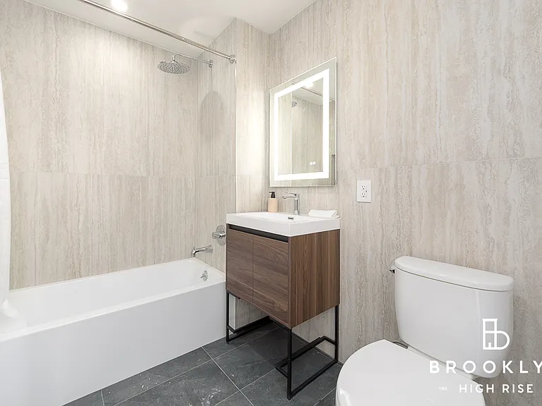 2667 Fulton St #3M — Photo 7