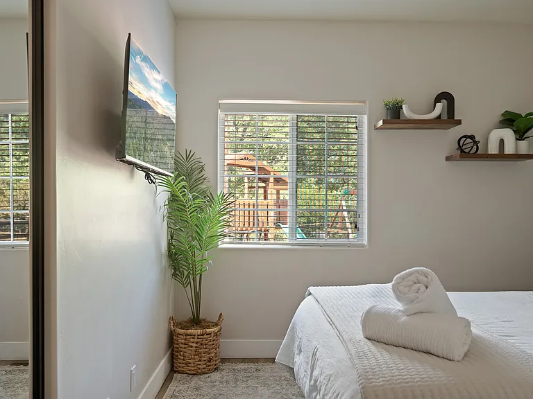 1498 Deer Way Dr — Photo 33