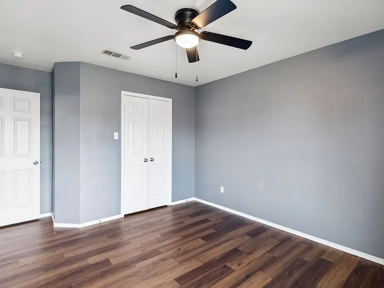 1502 Sharron Ct — Photo 6