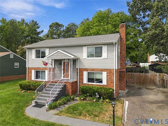 3rd image of 612 Whiffletree Rd