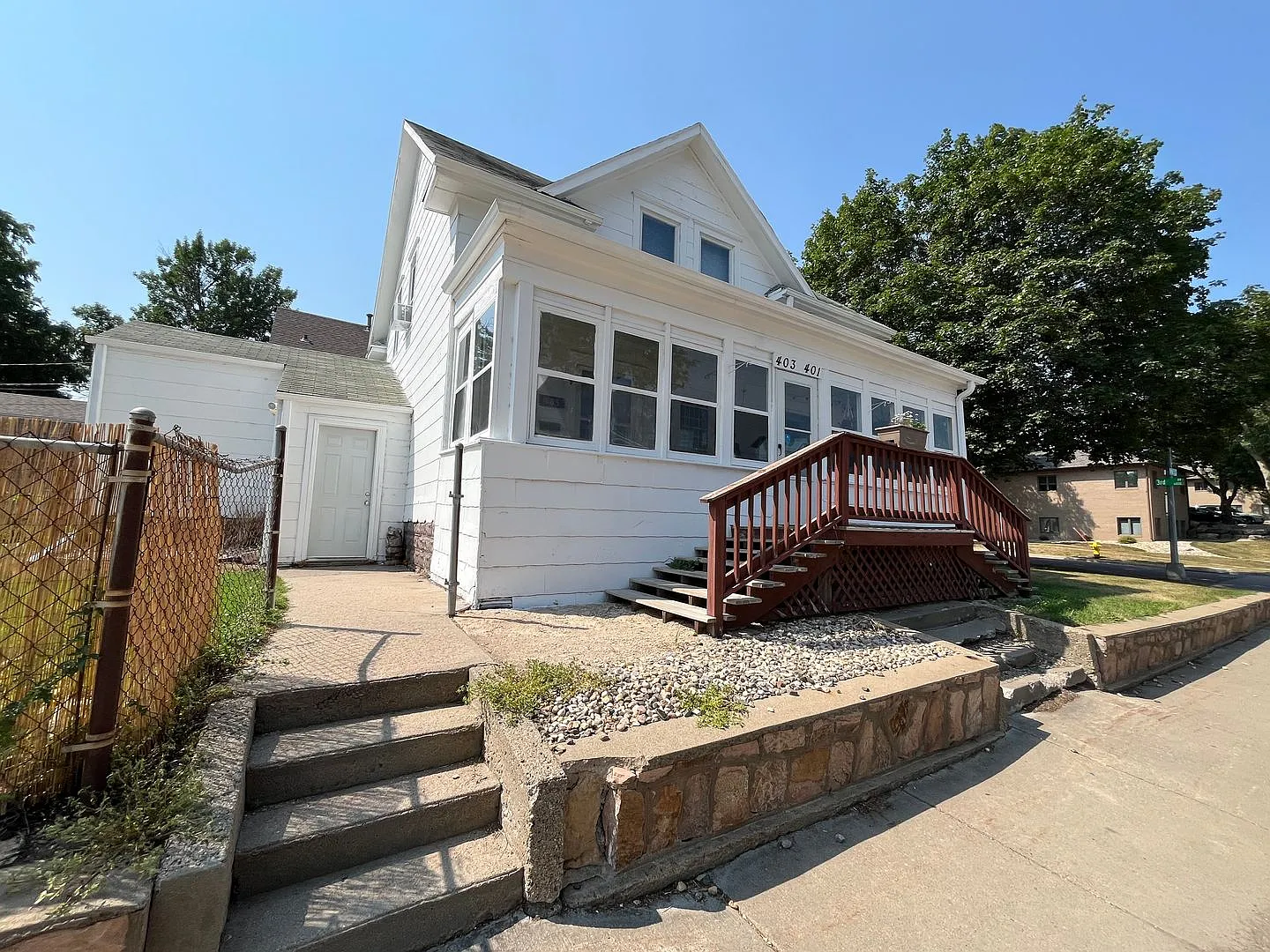 Newly Updated 2nd Floor 2 Bed/1 Bath Duplex Apartment — Photo 1