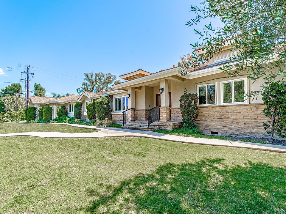 1st image of 6 Singletree Ln