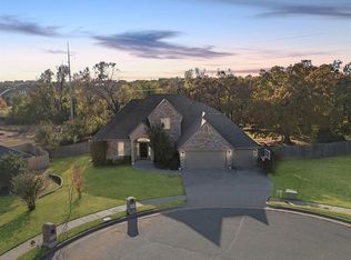 2200 Hanover Ln, Edmond, OK 73034