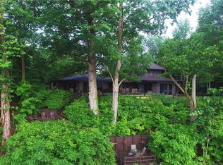 1052 Lode Star Dr, Roaming Shores, OH 44085