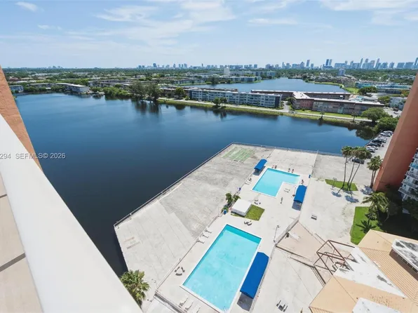 1301 Miami Gardens Dr APT 1515W, Miami, FL 33179