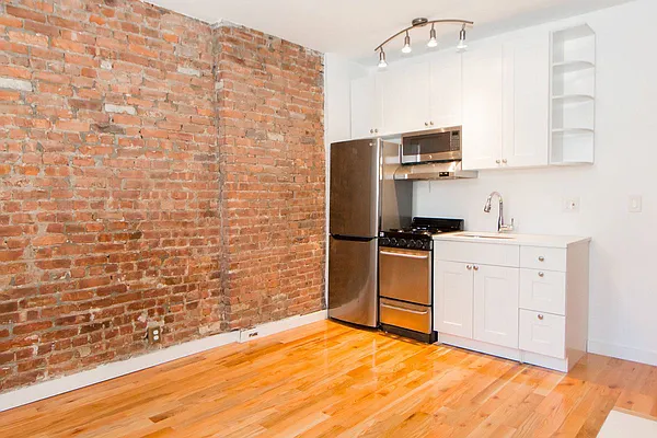 Rented by New York Residence | media 25