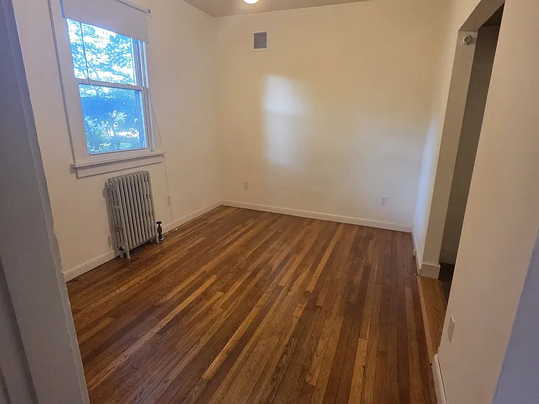 72 Godfrey St — Photo 10