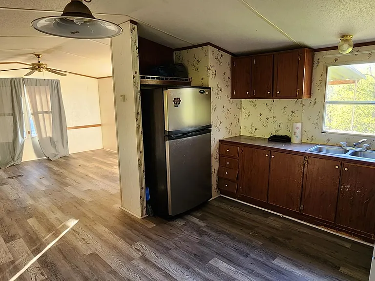 90 Bud Rd — Photo 3