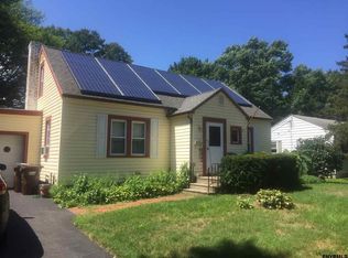 8 Pine St, Delmar, NY 12054