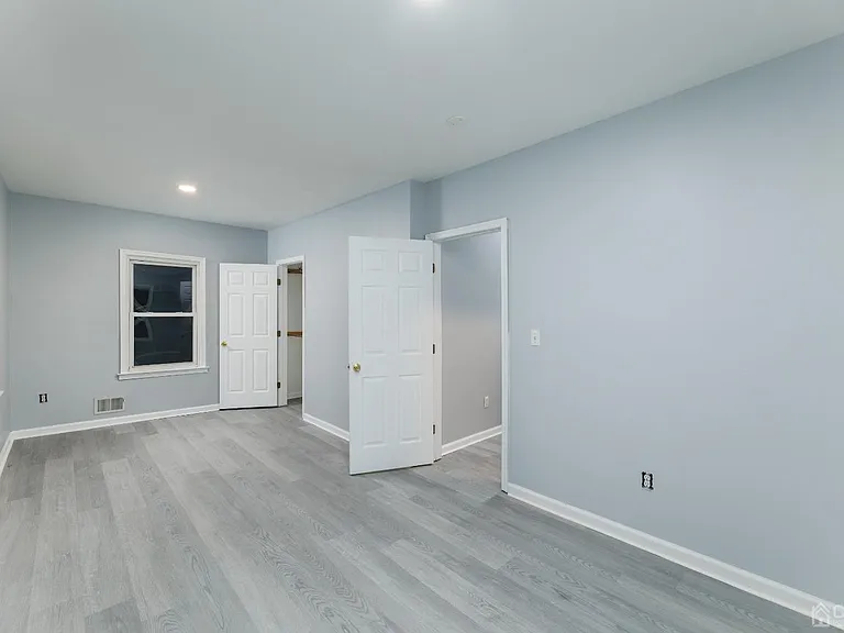 80 Heald St — Photo 13