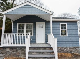39 Port Washington Rd, Sound Beach, NY 11789