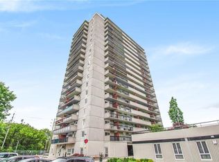 158 McArthur Ave #1, Ottawa, ON K1L8E7