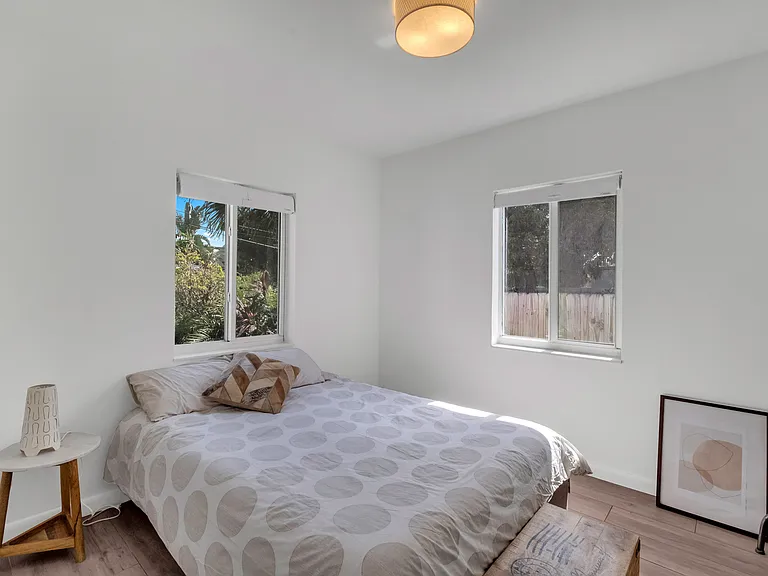 565 NW 49th St — Photo 25
