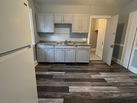 5th image of 9913 Mount Auburn Ave #Up