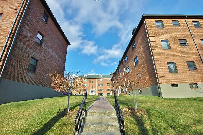 1st image of 110 Longwood Ave APT 4