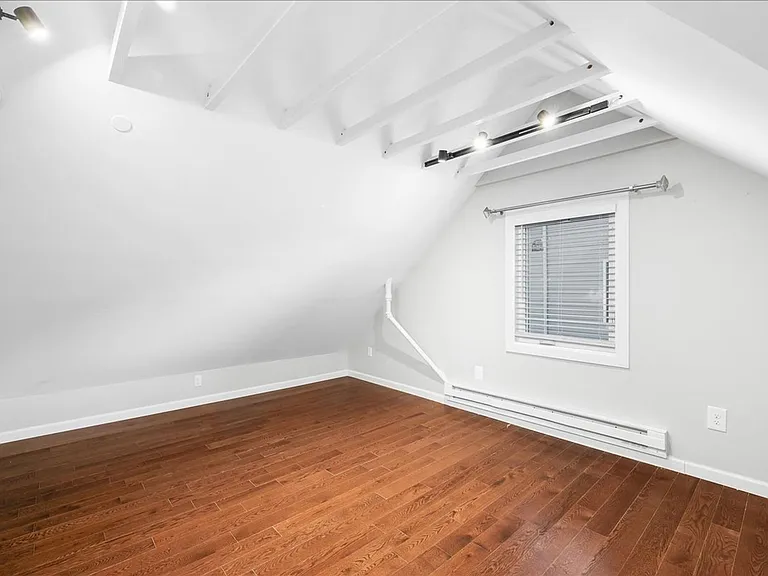 46 Upland Ave — Photo 17
