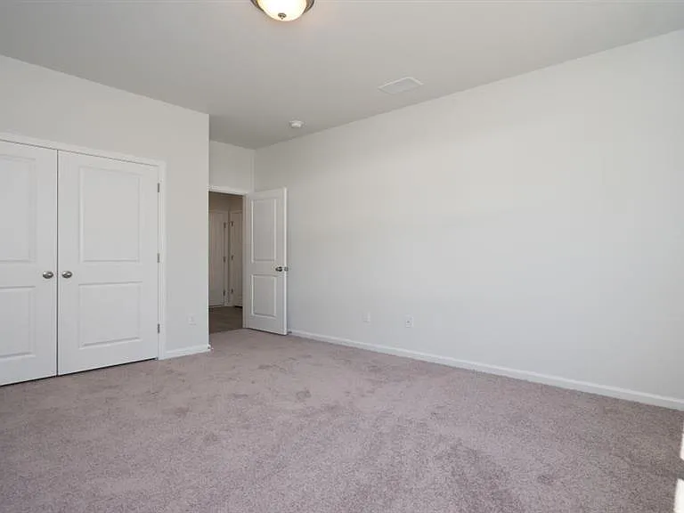 654 Sadlers Creek Ct — Photo 7