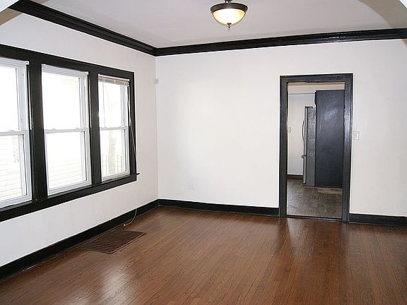 5th image of 321 156th Pl