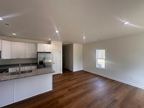 3rd image of 2822 Fay Jones Rd