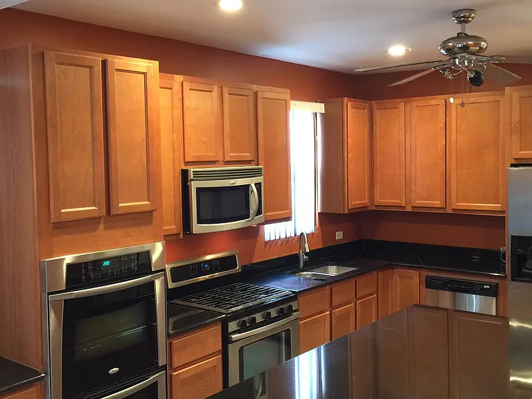 2035 N Avers Ave #2 — Photo 14