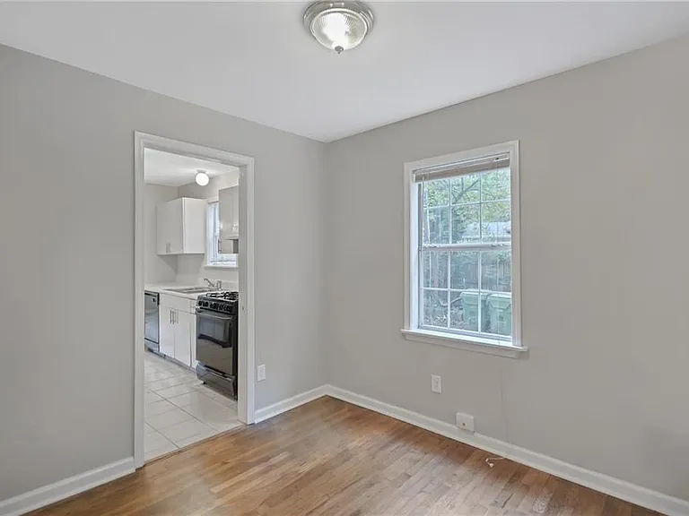 1877 Sumter St NW — Photo 5