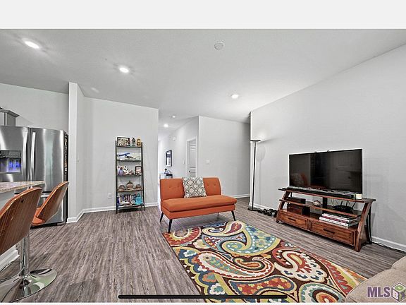 3rd image of 7559 Trailview Dr