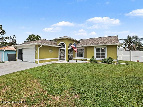 3rd image of 437 Jupiter Blvd NW