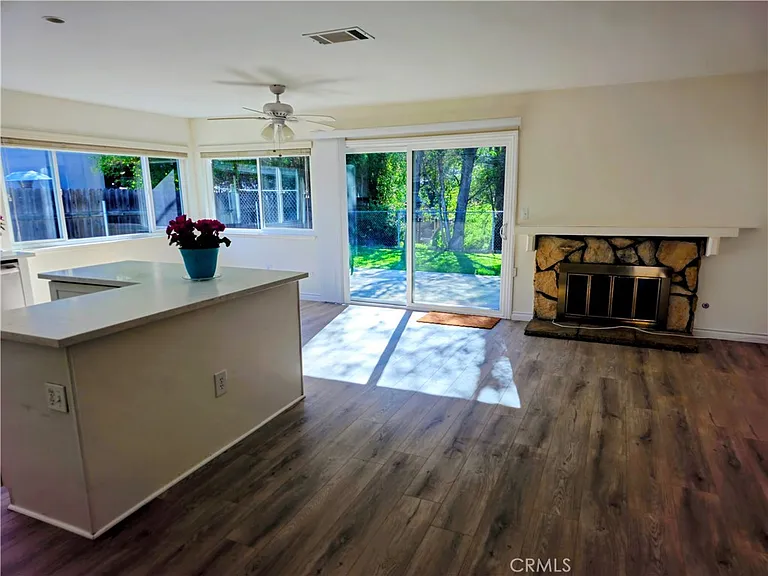 3953 Bayberry Dr — Photo 5