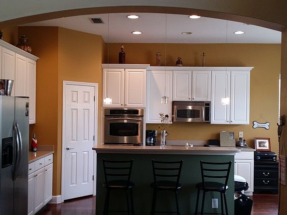 Kitchen w/SS Appliances 