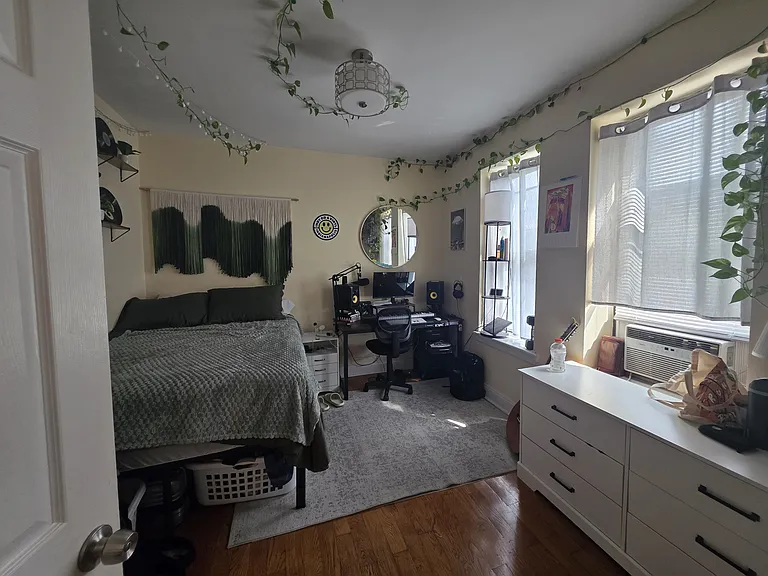 521 W 175th St #43 — Photo 4