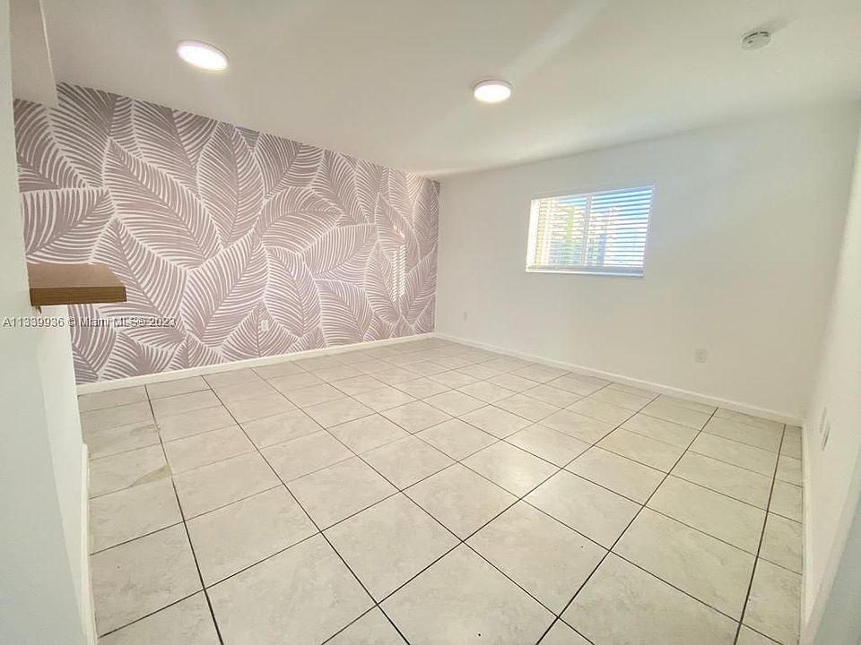 1st image of 328 NW 12th Ave APT 11