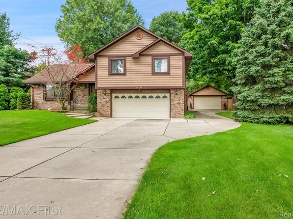 38445 Sheffield St, Clinton Township, MI 48036