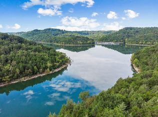 7 Seaton Dr, Smithville, TN 37166