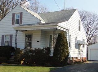 1527 Commodore Rd, Lyndhurst, OH 44124