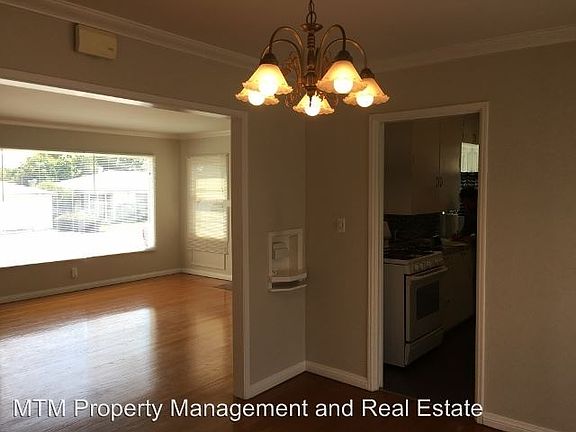 3rd image of 6144 Pembroke Dr