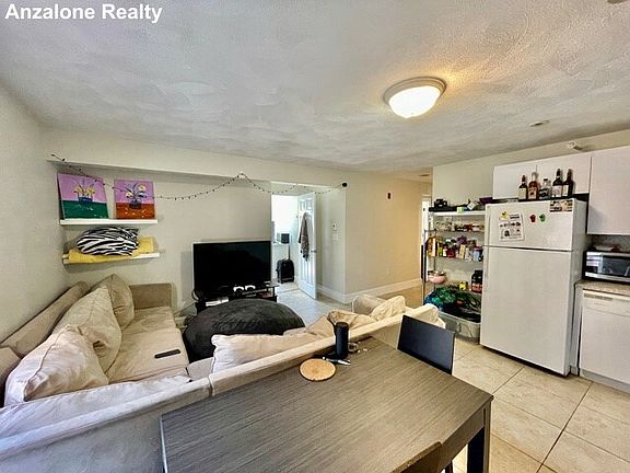5th image of 10 Harris St APT 3